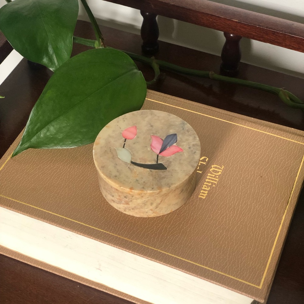 Vintage Handcrafted Stone & Inlaid Floral Trinket Box with Lid